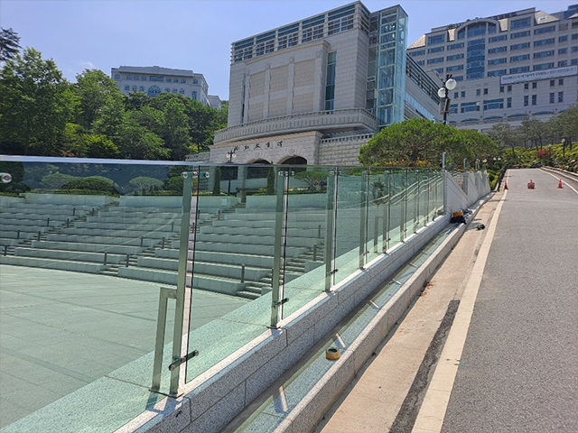 20240801132158_pVxL69lw.jpg_carousel_광진구창호공사_신성금속인테리어,중구창호공사,동대문구창호공사,광진구창호공사,성동구창호공사,중랑구창호공사,샷시,판넬,알미늄,스텐,강화도어,방충망,방범창